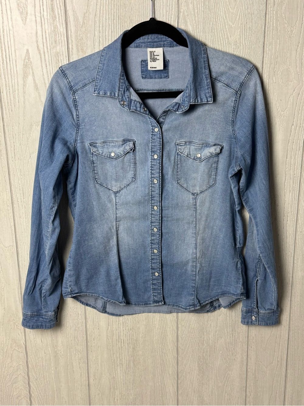 Large size 12 denim shirt, H&M &Denim light wash long-sleeve button-up shirt